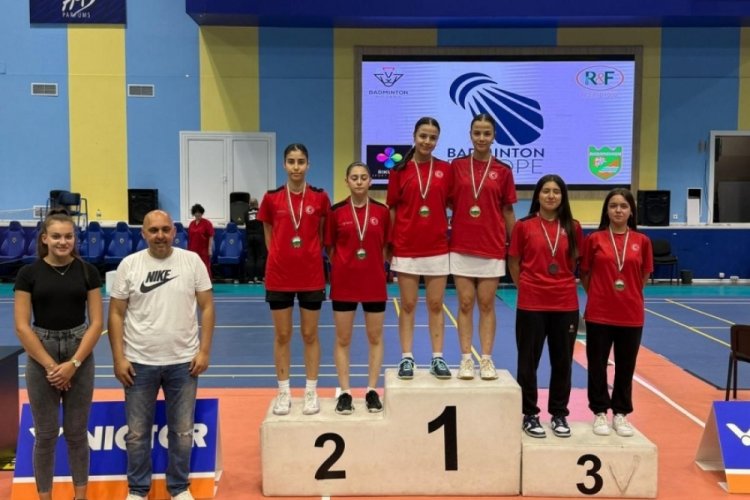 Osmangazili badmintonculardan gururlandıran başarı