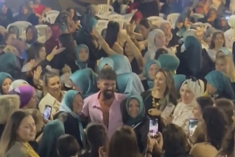 Bursa'da ünlü isim şalvar konserinde!