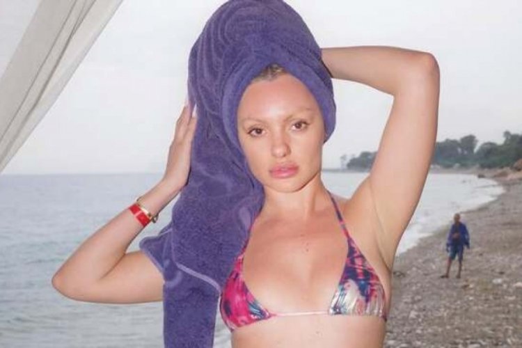 Rumen şarkıcı Alexandra Stan tatil için Antalya'yı seçti