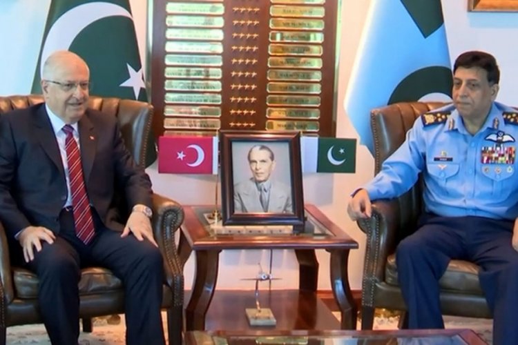 Milli Savunma Bakanı Güler, Pakistan Hava Kuvvetleri Komutanı ile görüştü