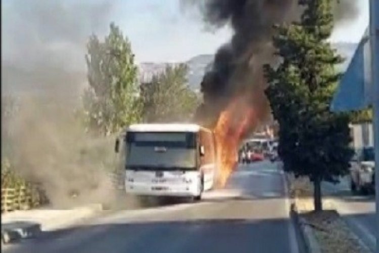 Belediye otobüsü alev alev yandı: Yolcular canını zor kurtardı