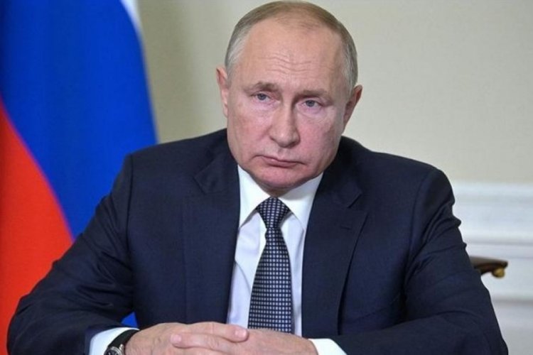 Putin bir kritik ismi daha görevden aldı