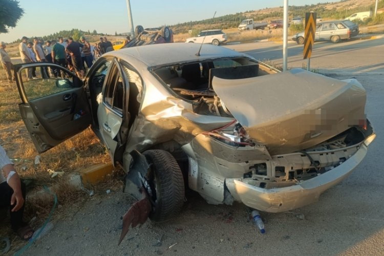 Afyonkarahisar'da trafik kazası: 9 kişi yaralandı