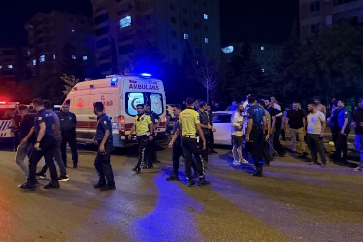 Gaziantep'te 3 otomobilin karıştığı kazada ortalık savaş alanına döndü: 6 yaralı, 12 gözaltı