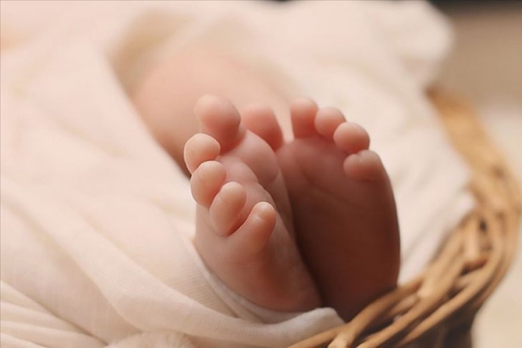 Şaşırtan doğum! 53 yaşında ikiz annesi oldu