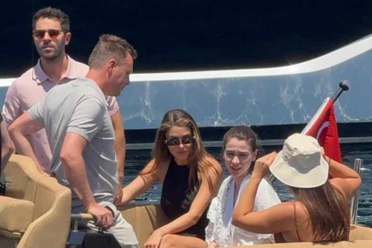 Hande Erçel ile Hakan Sabancı'nın Yunan Adaları tatili