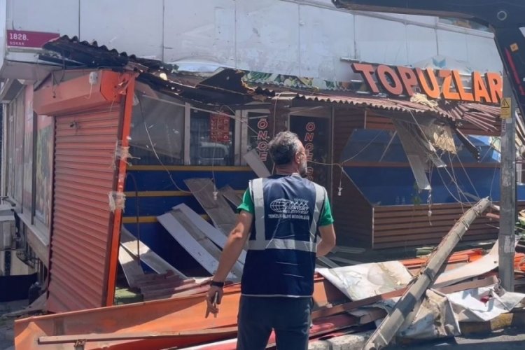 Bıçaklı kavgaya neden olan market reyonu yıkıldı