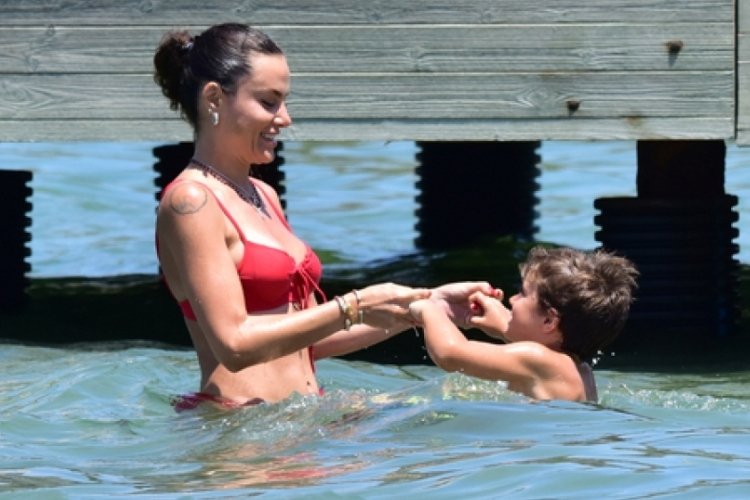 Mihre Mutlu oğlu Ali Çelikkol ile Bodrum'da