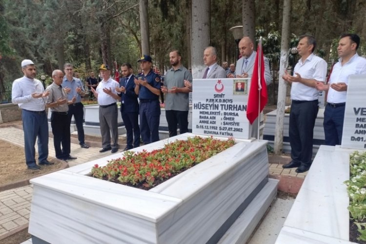 Orhangazi'de 15 Temmuz Anma etkinlikleri kapsamında şehitlik ziyaretleri yapıldı