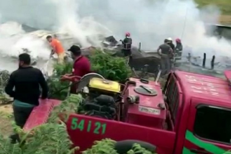 Yaylada yangın paniği: 2 ev ve 1 ahır küle döndü