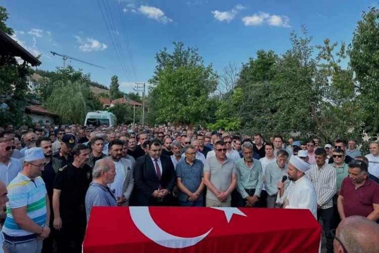 Balıkesir'de kalp krizi sonucu vefat eden polis Simav'da toprağa verildi
