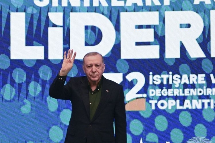 AK Parti'nin yeni şarkısı: Dünya Bizi Bekler