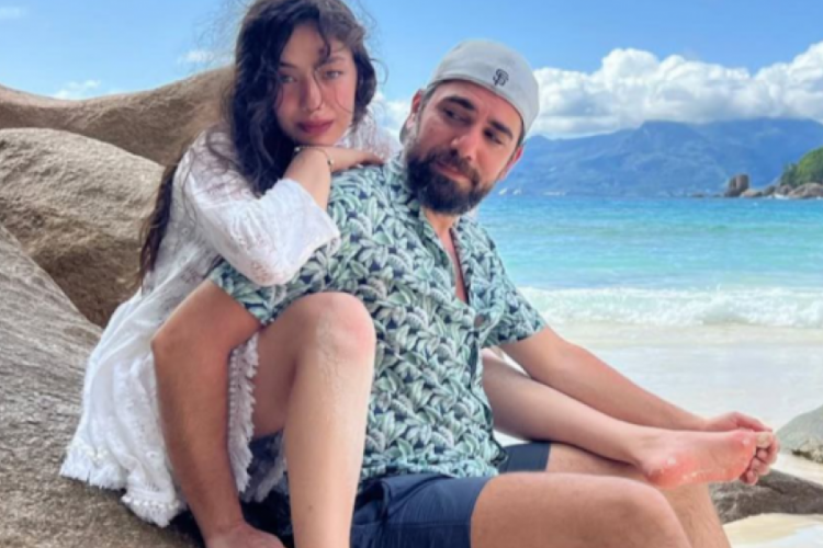 Neslihan Atagül oğlu Aziz'i paylaştı!