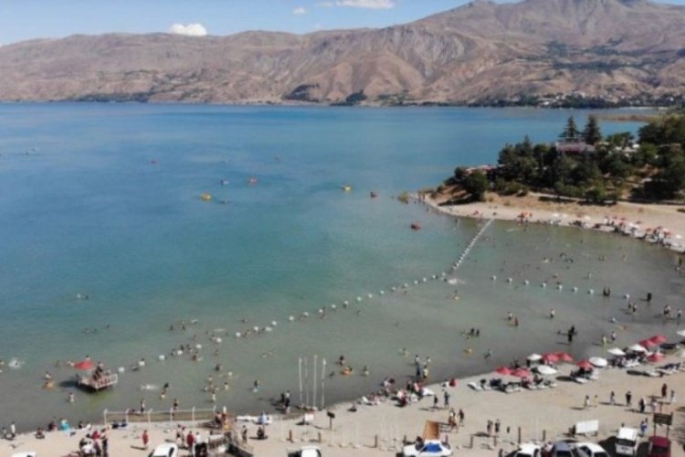 Yüzerken kalp krizi geçirdi, hayatını kaybetti!