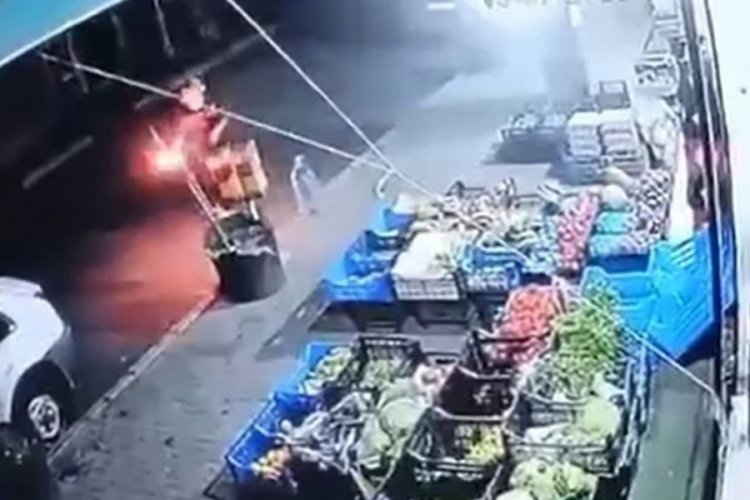 Markete molotofkokteyli atıp kaçtı!