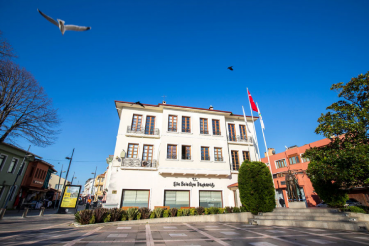 İstanbul'da belediye başkanı dahil 5 kişi tutuklandı!