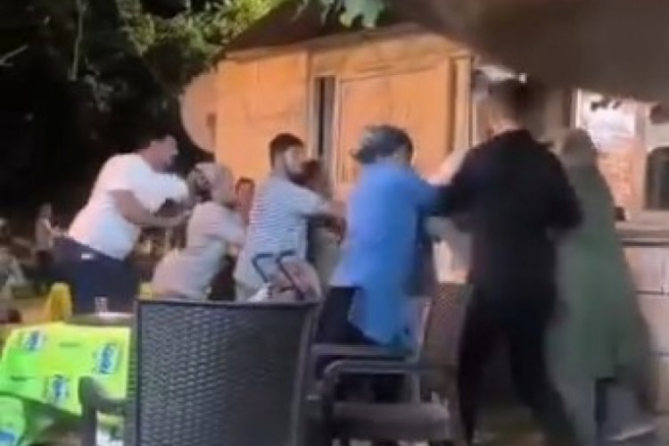 Sahilde kadınlar birbirine girdi