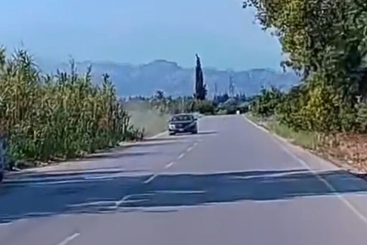 Otomobilin şarampole düştüğü anlar kamerada
