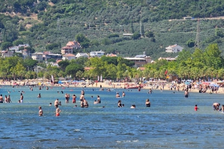 Hava cayır cayır yandı! Bursalı günübirlikçiler soluğu orada aldı...