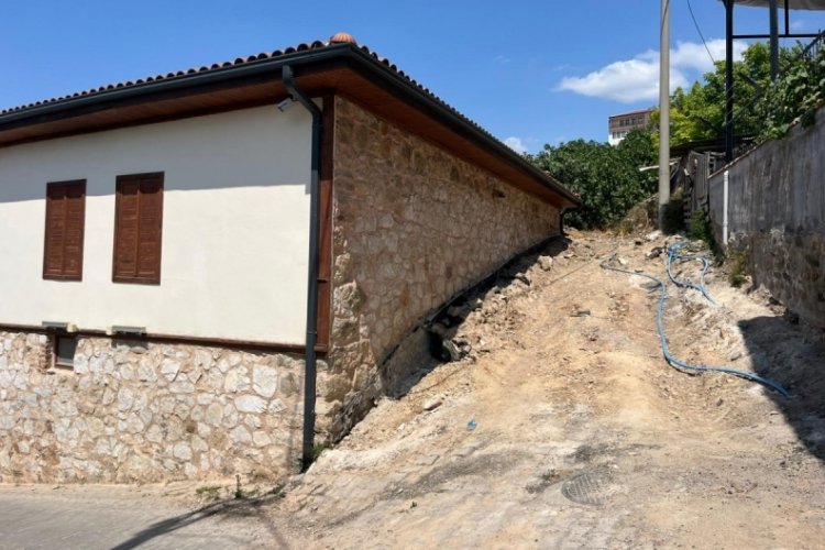 Bursa'da bir mahalle çileden çıktı! Bitmek bilmeyen çalışma...