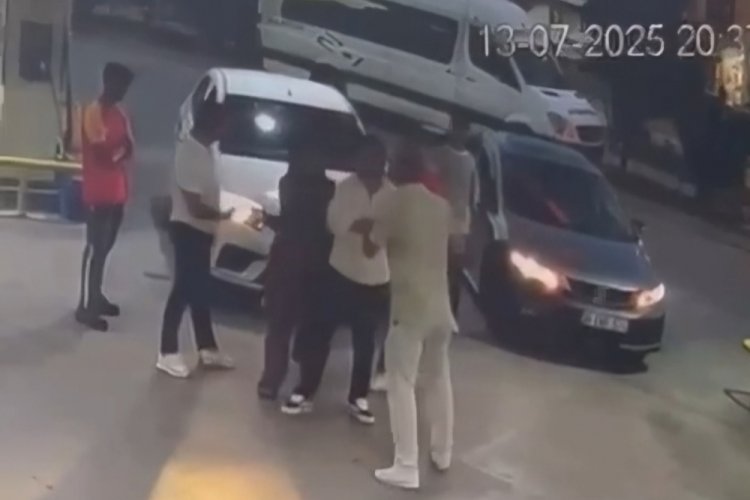 Sürücülerin şerit kavgası kanlı bitti!
