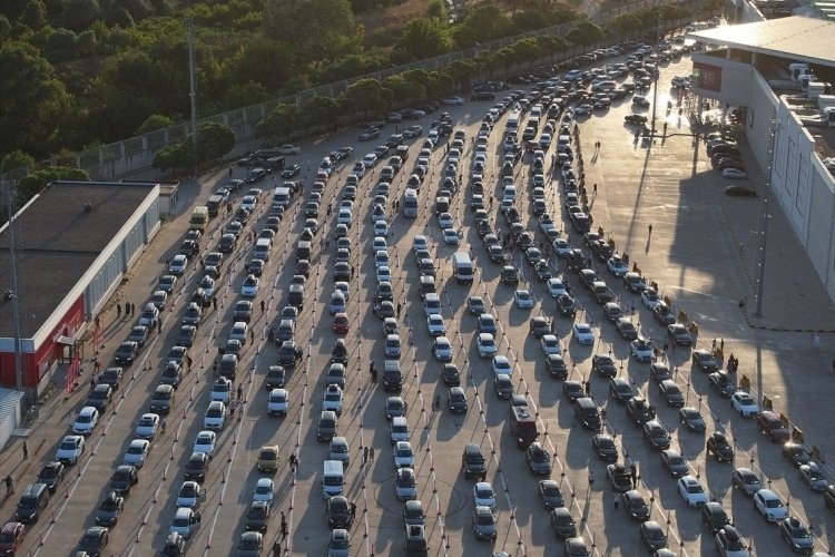 Kapıkule'de gurbetçiler rekor kırdı