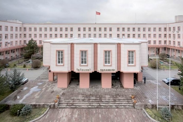 İçişleri Bakanlığından, 15 Temmuz'da Atatürk fotoğraflarının kullanımının yasak olduğu iddiasına yalanlama