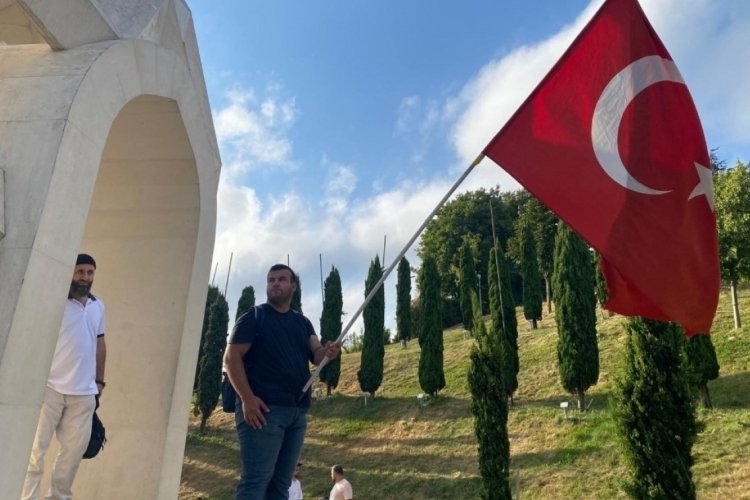 15 Temmuz Şehitler Anıtı'na sabahın erken saatlerinde ziyaret