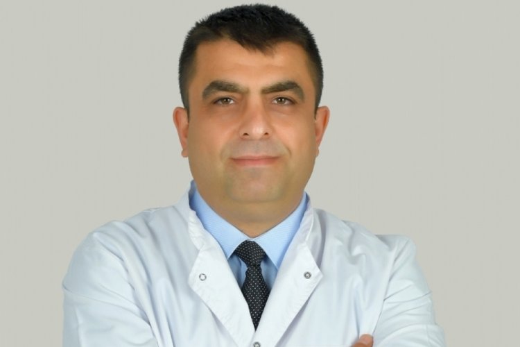 Hayat Hastanesi'nde minik bebeğe böbrek taşı operasyonu