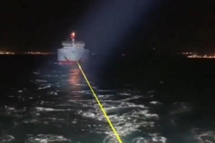 Çanakkale Boğazı'nda arızalanan kargo gemisi kurtarıldı