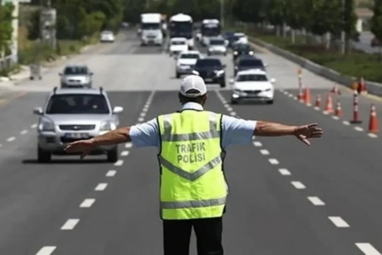 İstanbul Valiliği duyurdu! Bu yollar trafiğe kapatılacak