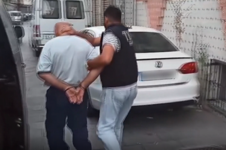 Bursa dahil 64 ilde FETÖ operasyonu! Yüzlerce yakalama...