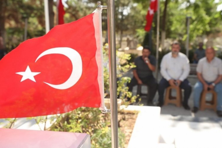 Şehit Ömer Halisdemir'in kabrine ziyaretçi akını