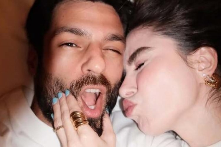 Serkan Çayoğlu ile Özge Gürel'den evlilik yıl dönümü kutlaması