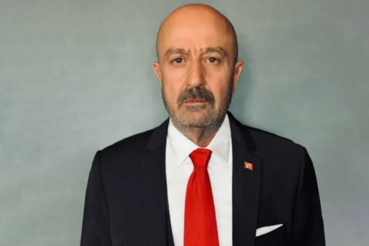 OYAK Yönetim Kurulu Başkanı olan Zekai Aksakallı'dan anlamlı başlangıç