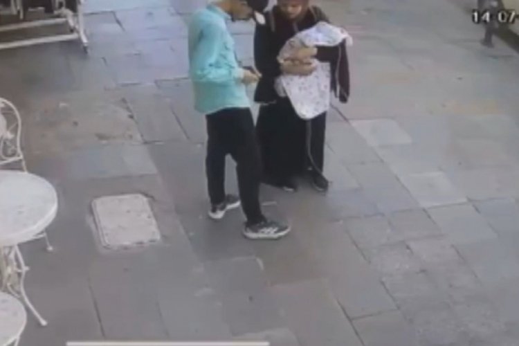 Altın kesesini düşürdü, yolda bulan kişi alıp uzaklaştı