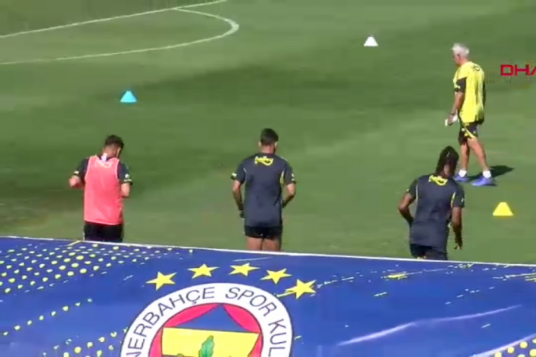 Fenerbahçe, Portekiz'deki ilk maçını Portimonense ile oynayacak