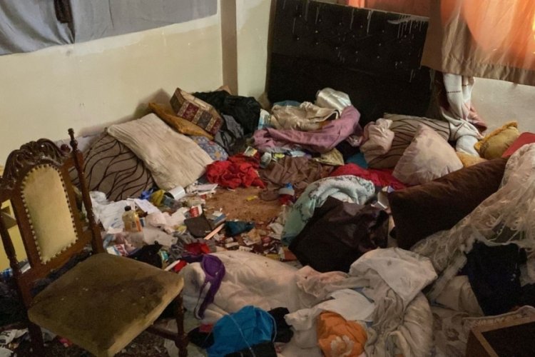 Ev çöplükten farksız! Apartman sakinleri ölü var sandı...