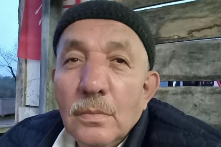 İlaçlama yaparken fenalaşıp düştüğü traktör, üzerine devrildi