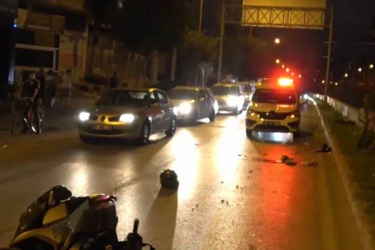 Adana'da motosiklet ile otomobil çarpıştı: Ölü ve yaralı var!