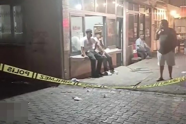 Adana'da sokakta bıçaklı saldırıya uğrayan bir kişi ağır yaralandı