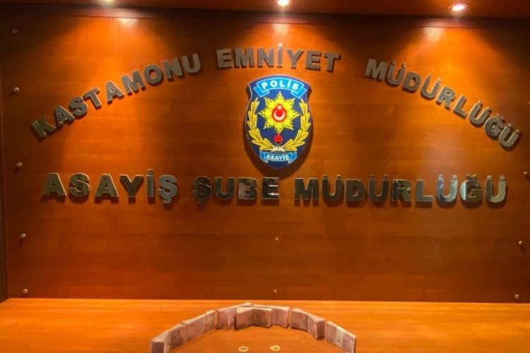 Karabük'te dolandırdı, Kastamonu'da paraları yurtdışına göndermeye çalışırken yakalandı