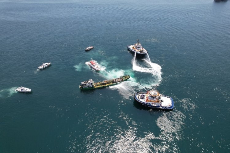 İstanbul Ambarlı açıklarında tanker yangını