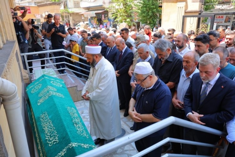 Ankara'daki yangında ölen anne ve 3,5 aylık oğlu toprağa verildi