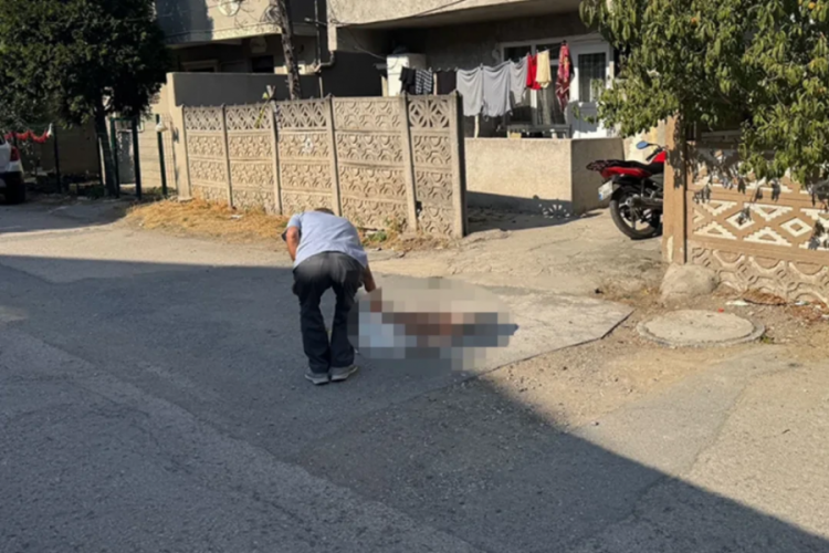 Evlat dehşeti! Babasını pompalıyla sokak ortasında vurdu