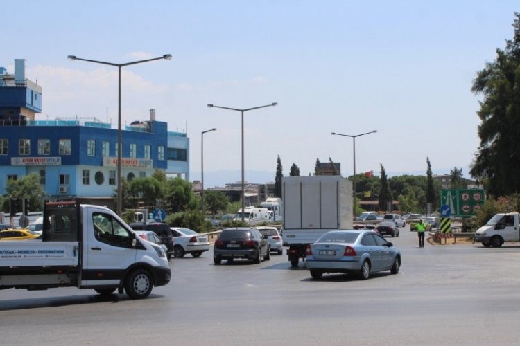 Yangın sonrası otoban girişinde araç yoğunluğu oluştu