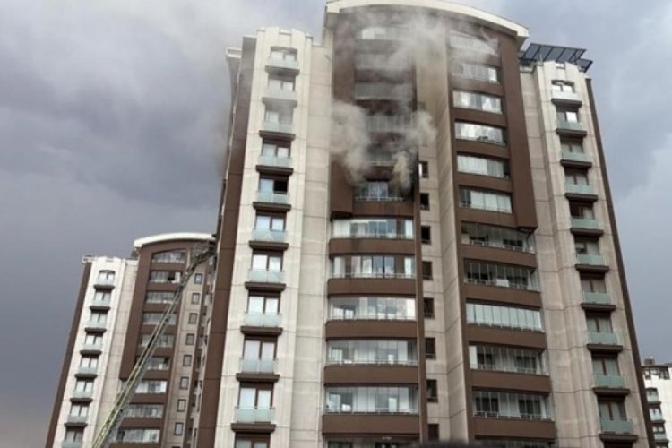 14 katlı binada yangın: Can pazarı yaşandı