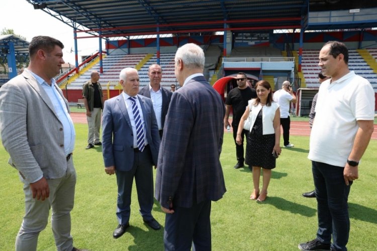 Büyükşehir, Mustafakemalpaşa İlçe Stadı'nı sil baştan yeniledi