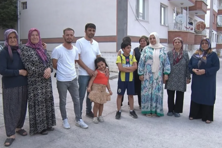 Mahalleye rahat uyku yok! 'Zemin kayıyor, duvarlar çatlıyor'