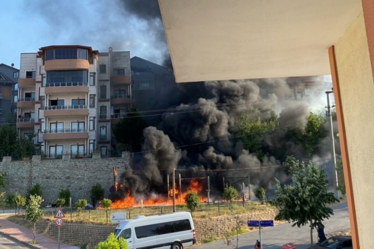 Kocaeli'de çocuk parkı alev topuna döndü